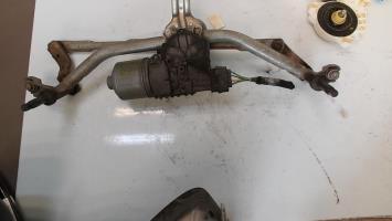 Motore tergicristallo anteriore