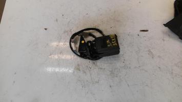 Attache ceinture arriere droit