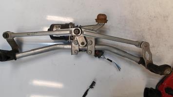 Motore tergicristallo anteriore