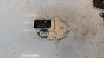 Moteur leve vitre avant gauche