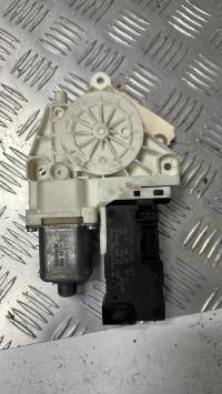 Moteur leve vitre avant droit