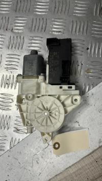 Moteur leve vitre avant gauche
