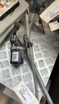 Motore tergicristallo anteriore