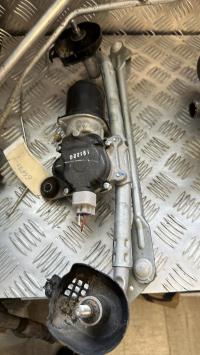 Moteur essuie glace avant