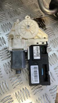 Moteur leve vitre avant droit