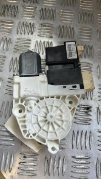 Motor de elevalunas delantero derecho