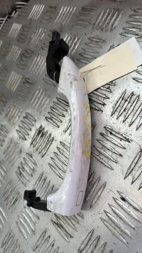Poignee porte avant gauche