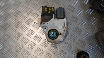 Moteur leve vitre avant gauche