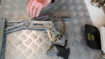 Leve vitre electrique avant gauche