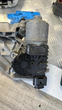 Moteur essuie glace avant