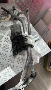 Moteur essuie glace avant