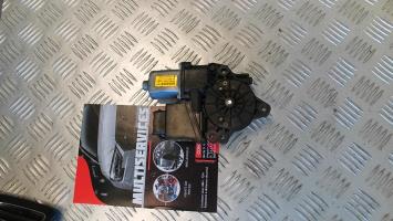 Moteur leve vitre avant droit