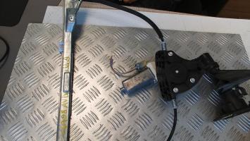 Leve vitre electrique avant droit