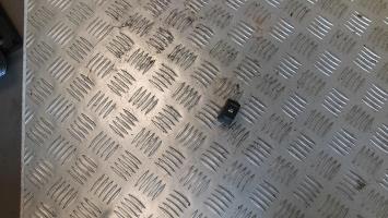Interrupteur de leve vitre avant droit