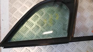 Custode avant droit (porte)