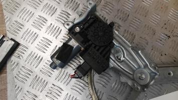 Leve vitre electrique avant droit