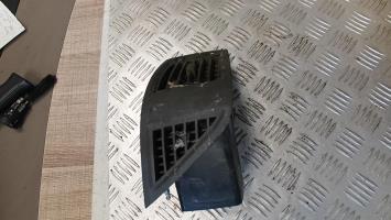 Aerateur tableau de bord avant gauche