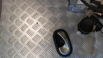Poignee interieur arriere gauche