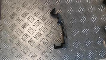 Poignee porte avant gauche