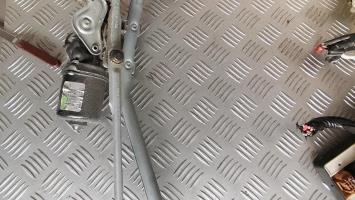 Motore tergicristallo anteriore