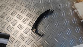 Poignee porte avant gauche