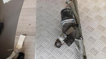 Moteur essuie glace avant