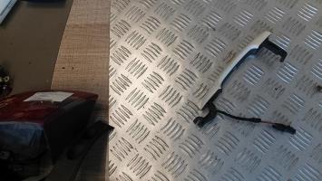 Poignee porte avant droit