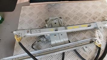 Alzacristalli elettrico anteriore destro