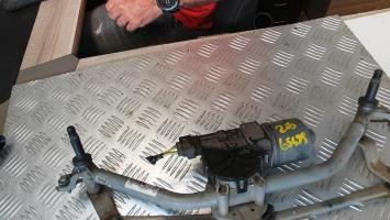 Moteur essuie glace avant