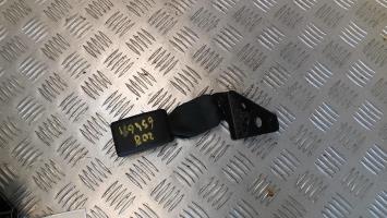 Attache ceinture arriere centrale