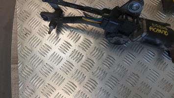 Motore tergicristallo anteriore
