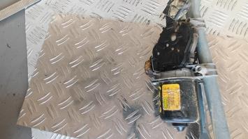 Moteur essuie glace avant