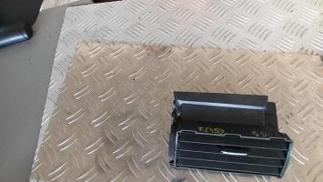 Aerateur tableau de bord avant droit