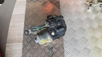 Moteur essuie glace avant droit