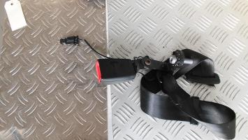 Attache ceinture arriere droit