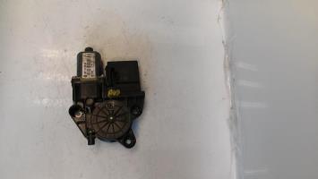 Moteur leve vitre avant droit