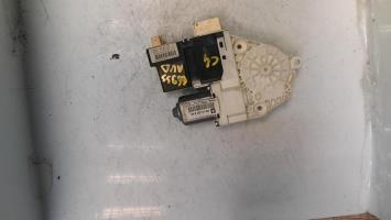 Moteur leve vitre avant droit