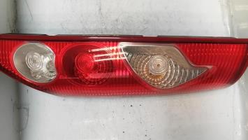 Fanale posteriore principale sinistro (luci)