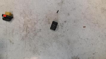 Interruttore lavacristalli anteriore sinistro