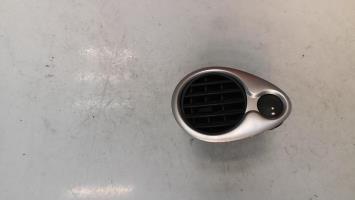 Aerateur tableau de bord avant gauche
