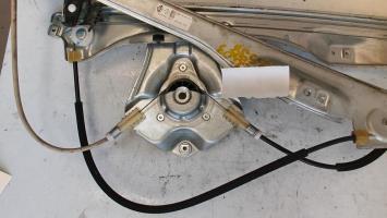 Leve vitre electrique avant gauche