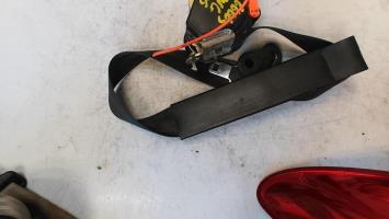 Ceinture avant gauche
