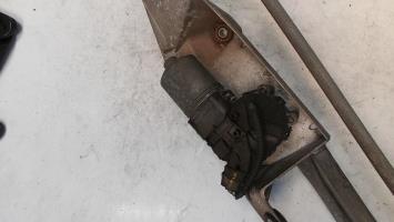 Motore tergicristallo anteriore