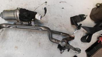 Moteur essuie glace avant