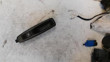 Interrupteur de leve vitre avant droit