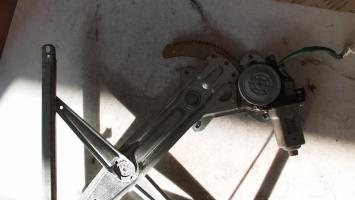 Leve vitre electrique avant gauche