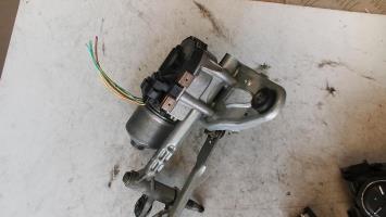 Moteur essuie glace avant gauche