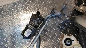 Moteur essuie glace avant