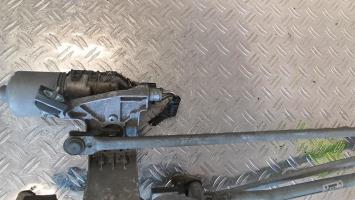 Moteur essuie glace avant