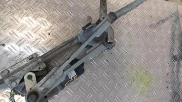 Moteur essuie glace avant